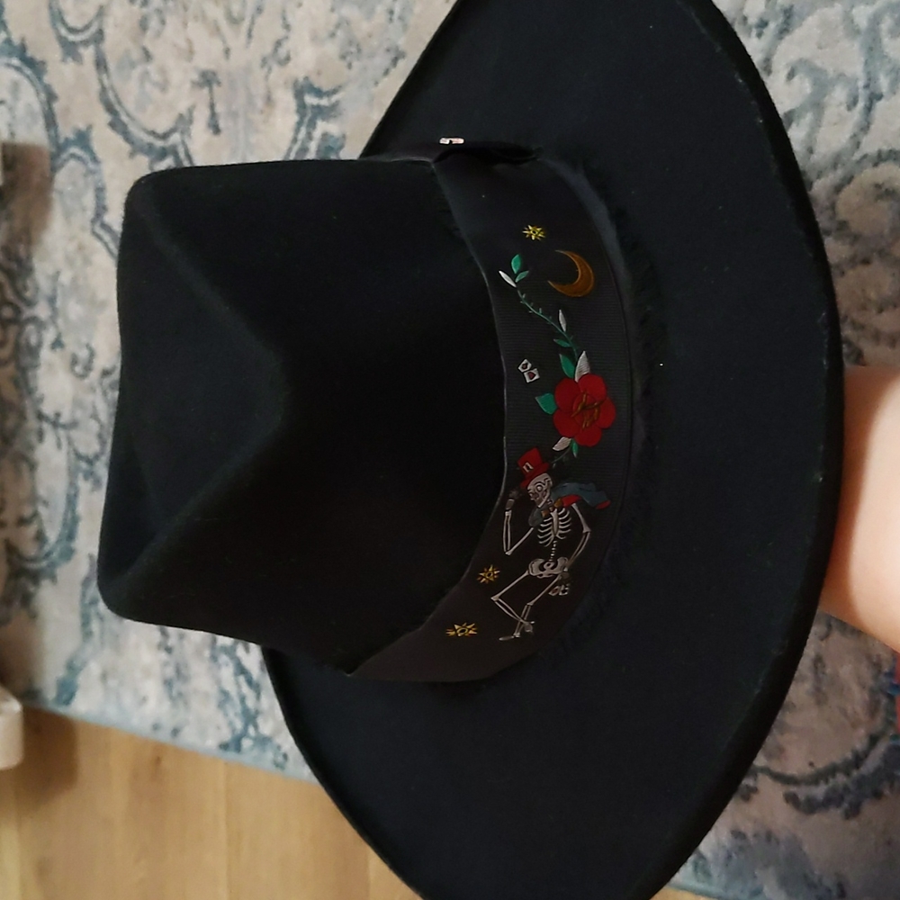 Zadig & Voltaire Black Hat with Colorful Embroidery - Picture 6 of 12